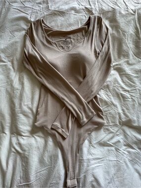 Klassy Network Long-Sleeve Scoop Neck Ribbed Bodysuit - Taupe